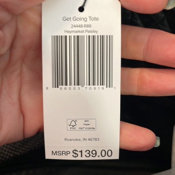 VERA BRADLEY EXTRA LARGE GET GOING BEACH TOTE HANDBAG Black Blue paisley Quilted - Picture 9 of 16